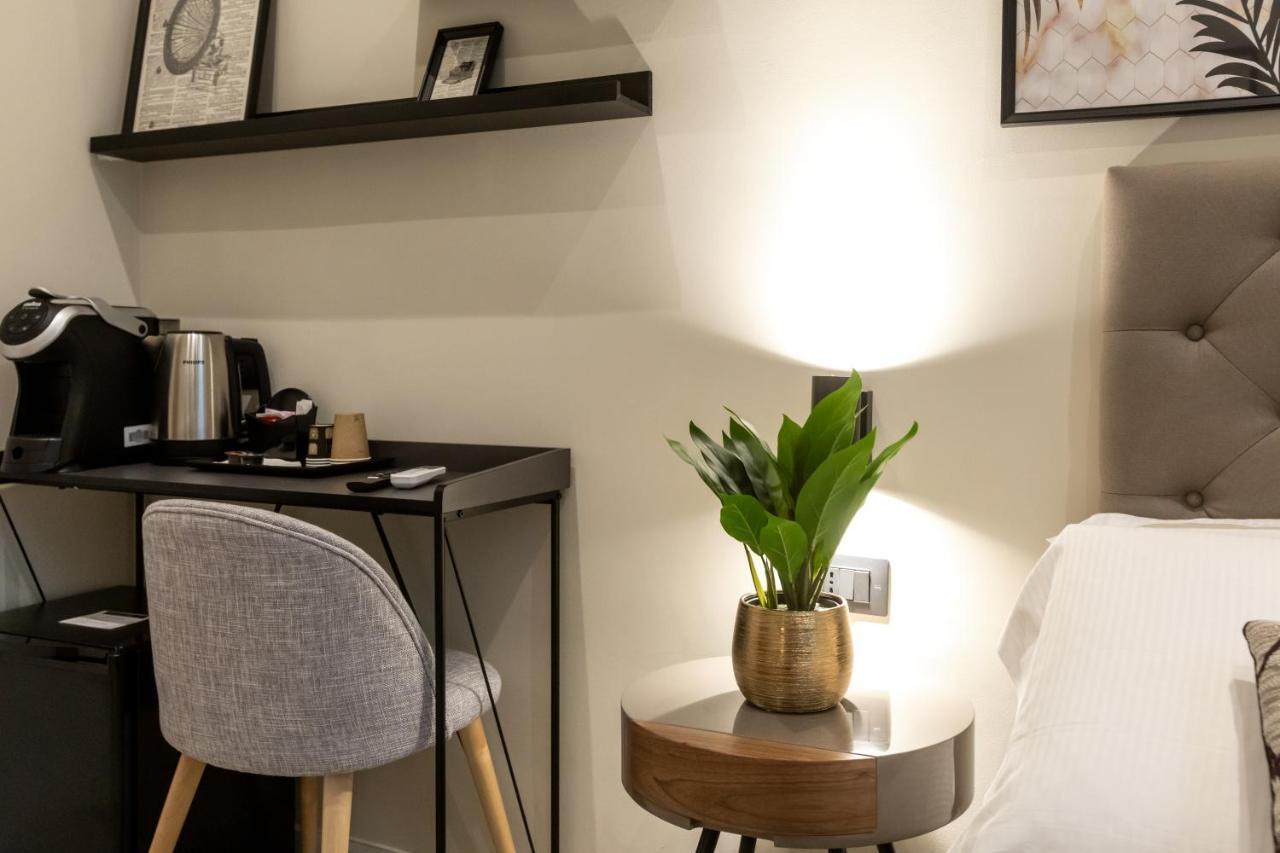 Suites 44 - Guesthouse روما المظهر الخارجي الصورة